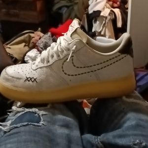 Mena9.5 air force 1